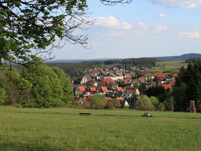 Das Bild zeigt einen Ausblick auf den Ort Braunlage.